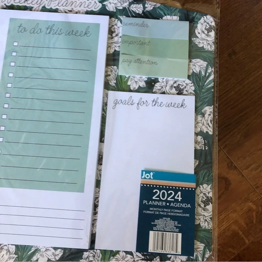 Undated weekly calendar with notes